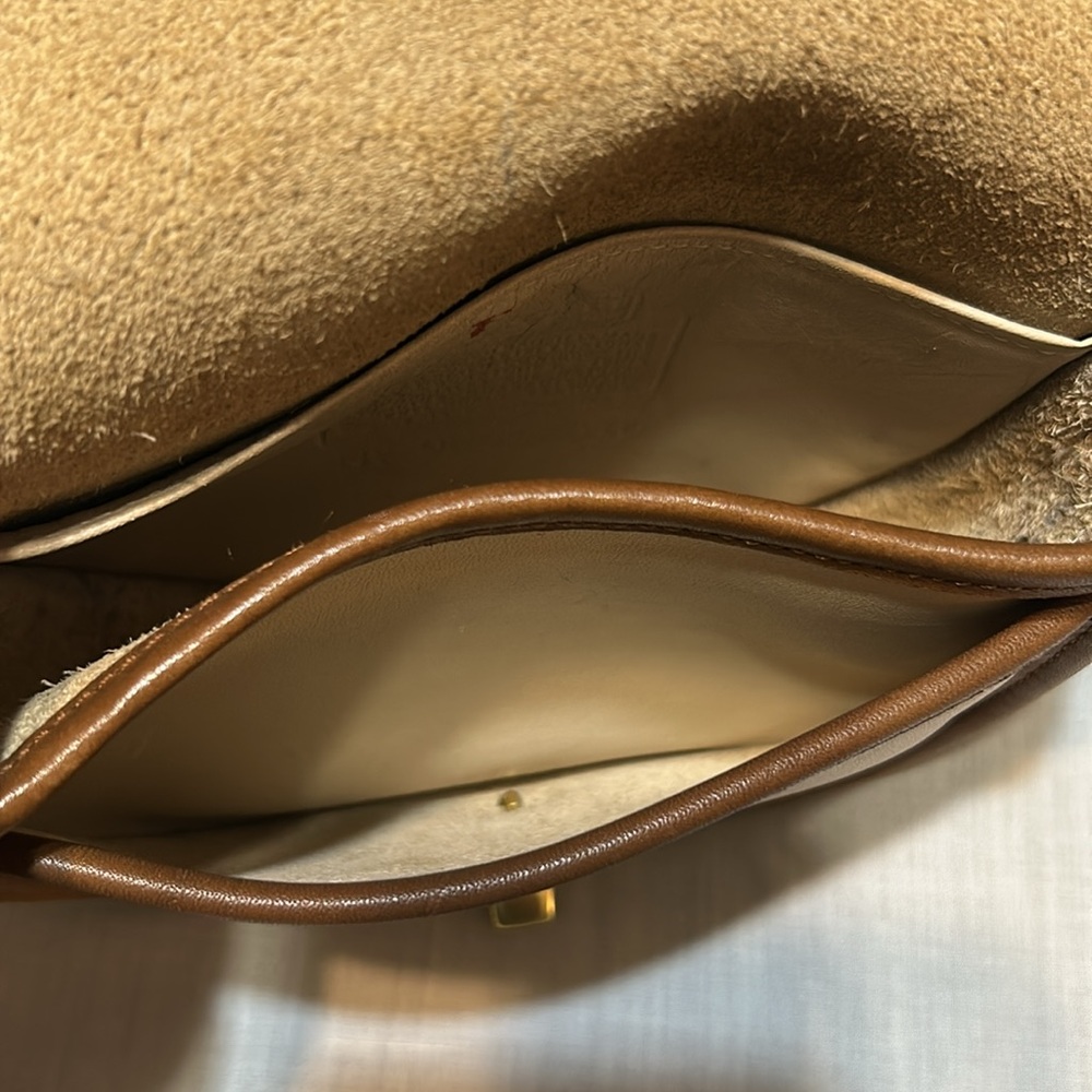 Coach Vintage Elegant Cream and Tan Leather Saddle Bag - Picture 11 of 11